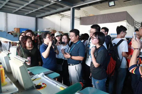參觀富怡繡花機(jī)打樣測(cè)試