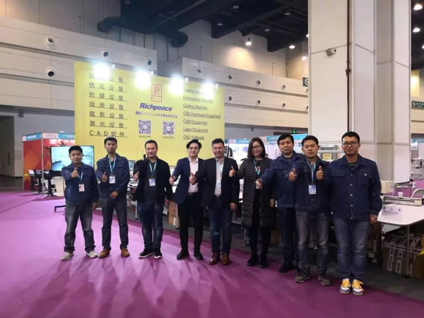 富怡團隊在鄭州縫制設備展