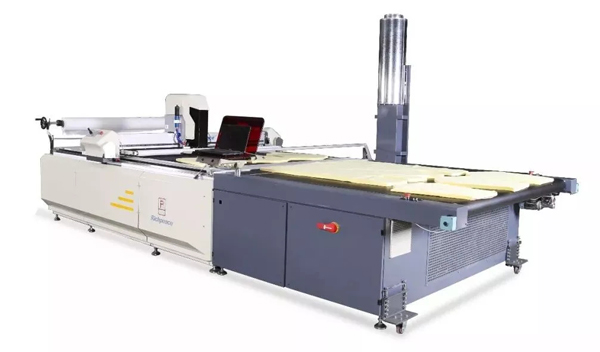 富怡全自動6公分電腦裁床 裁床.jpg