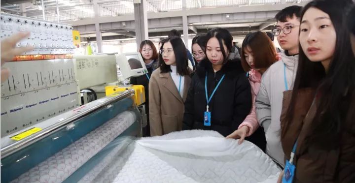 中原工學(xué)院同學(xué)來到富怡集團(tuán)實(shí)習(xí)培訓(xùn) 中原工學(xué)院同學(xué)來到富怡集團(tuán)實(shí)習(xí)培訓(xùn)