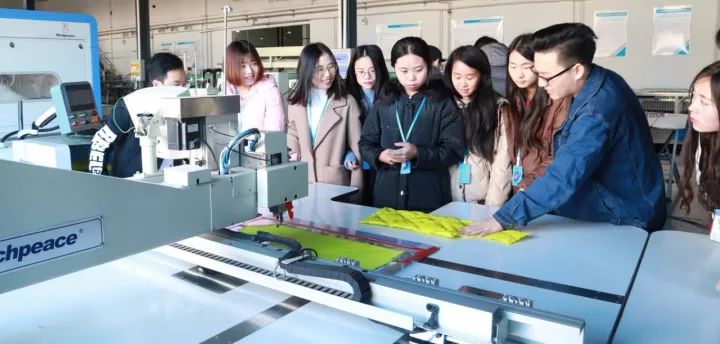 中原工學(xué)院同學(xué)來到富怡集團(tuán)實(shí)習(xí)培訓(xùn) 中原工學(xué)院同學(xué)來到富怡集團(tuán)實(shí)習(xí)培訓(xùn)